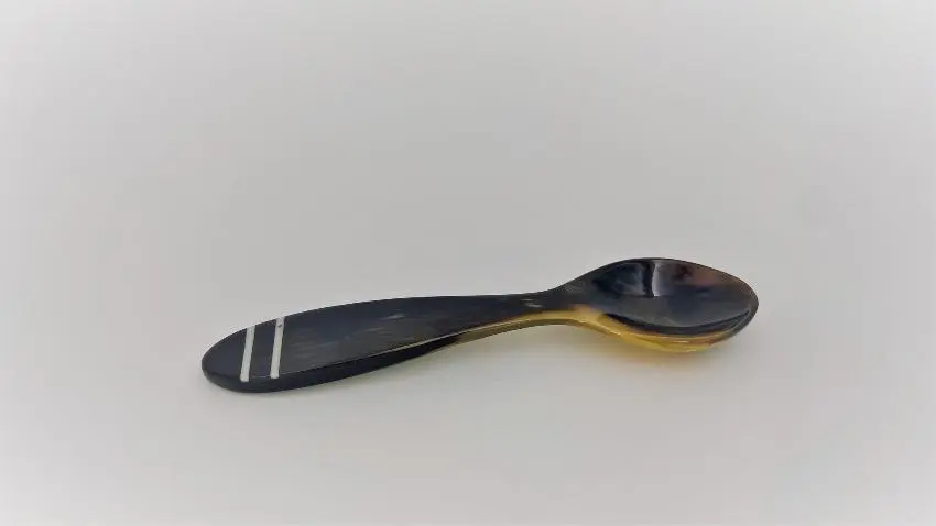 [CZCU-2B012C] Cuillère en corne de zébu - A 2 bandes - 12cm.webp