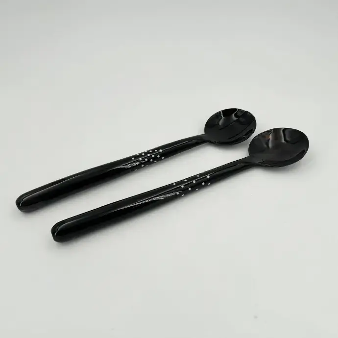 [CZCS-RN030C] Jeu de couverts à salade en corne de zébu - GM rond fond noir - 34cm.webp