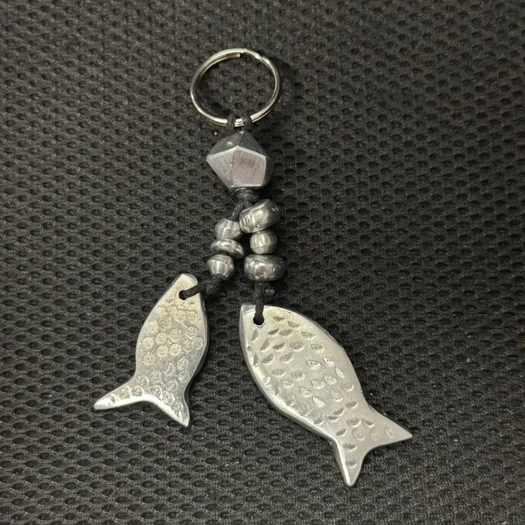 Porte clé en aluminium recyclé - Modèle Sardine finition alu brossé - Env. 12 cm / 35 g