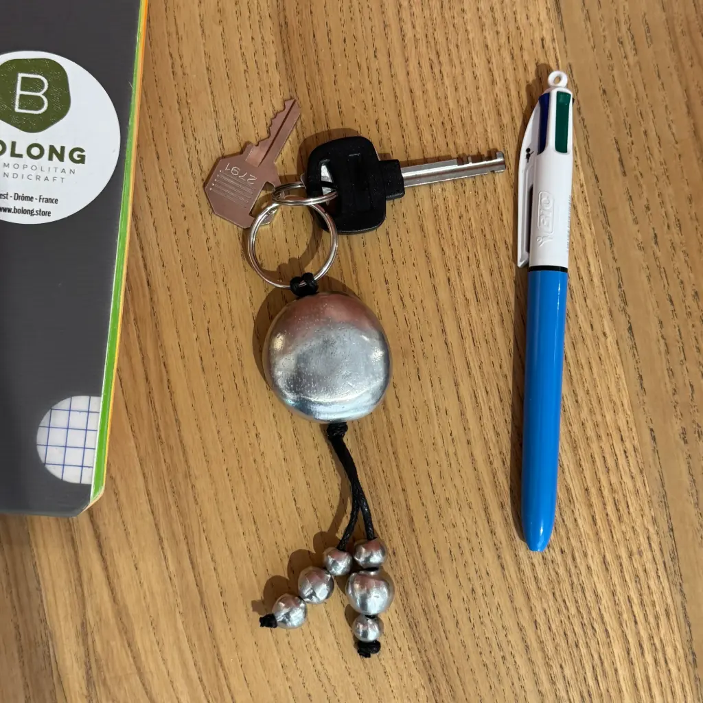 [ALPC-PE012A] Porte clé en aluminium recyclé - Modèle Perle finition alu brossé - Env. 12 cm / 35 g