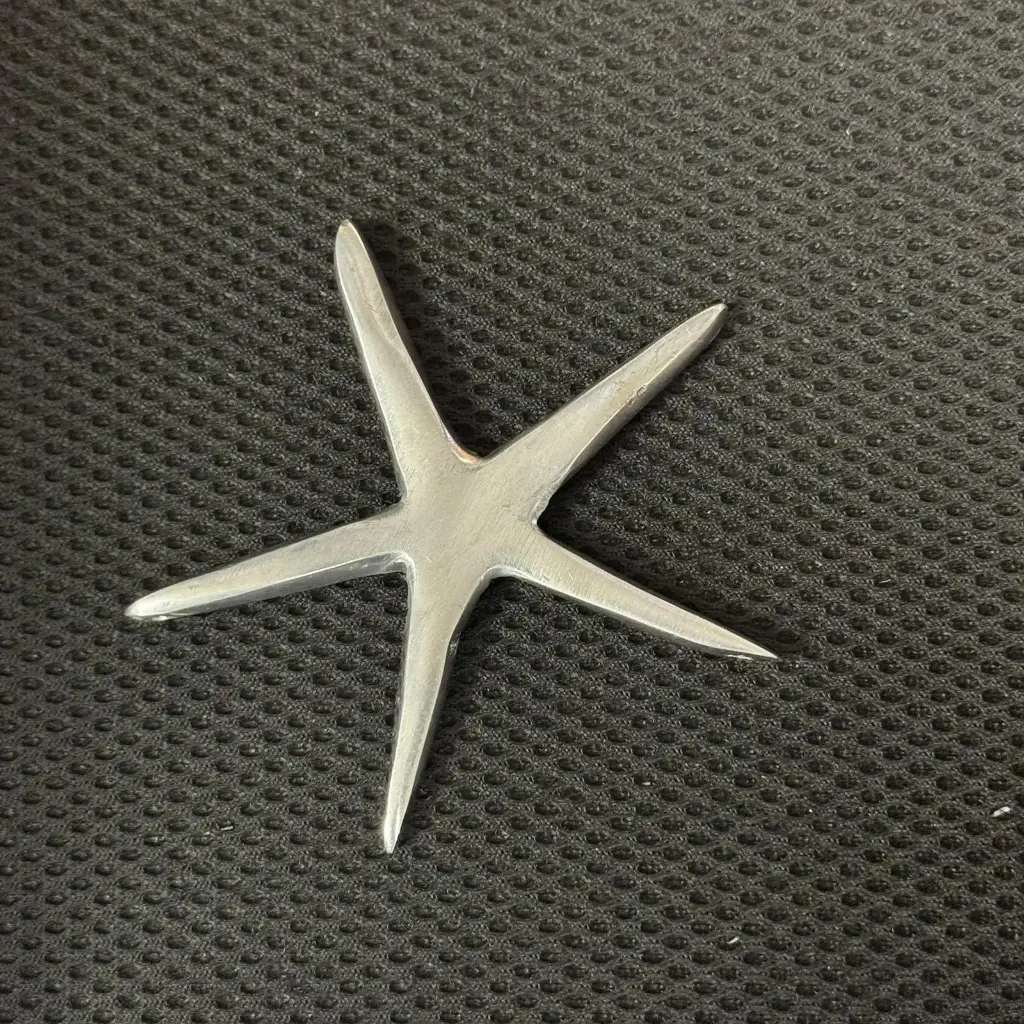 Décoration de table en aluminium recyclé - Modèle Etoile 9 cm