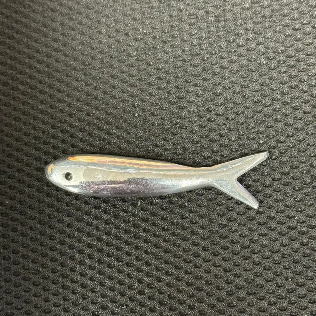 Décoration de table en aluminium recyclé - Modèle Sardine finition alu brossé - Env. 8 cm / 15 g