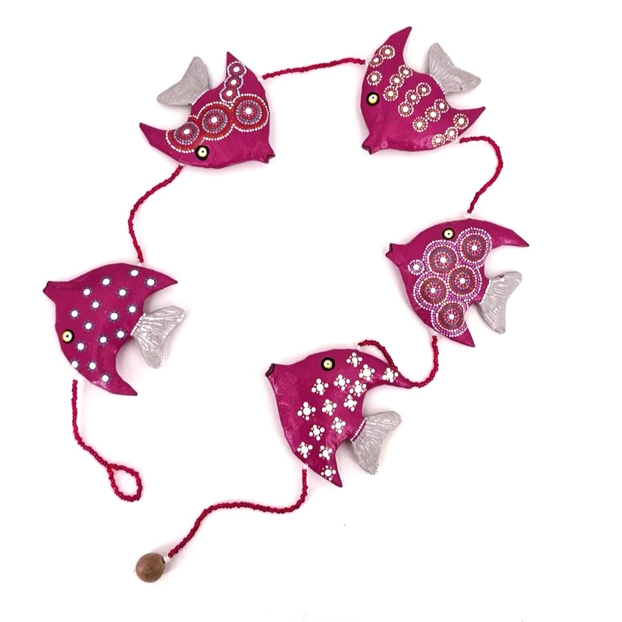 Suspension en papier recyclé - Modèle 5 poissons tangs 