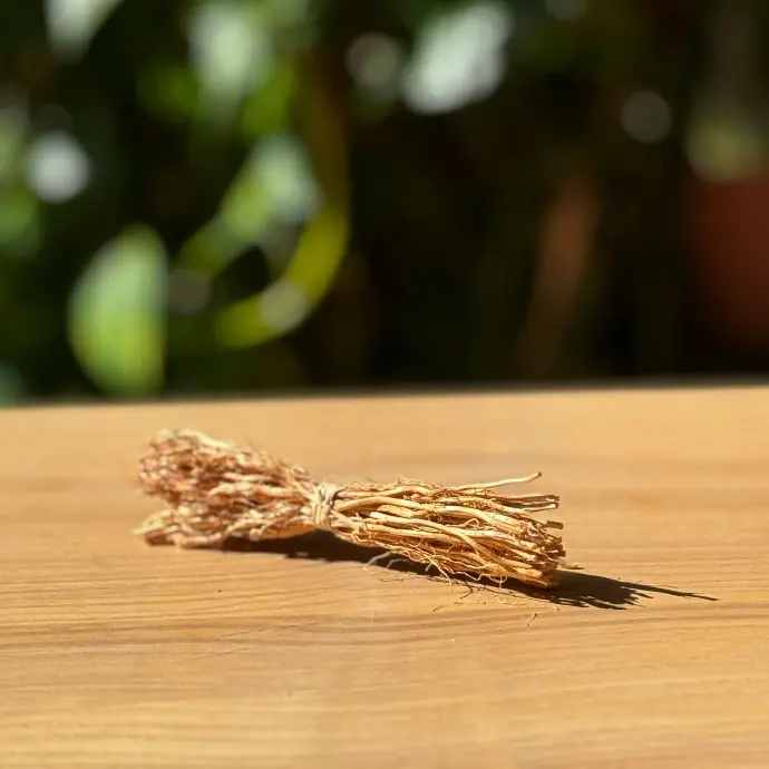 Fagot en vetiver - Modèle simple finition fibre naturelle - Env. 12 cm / 10 g