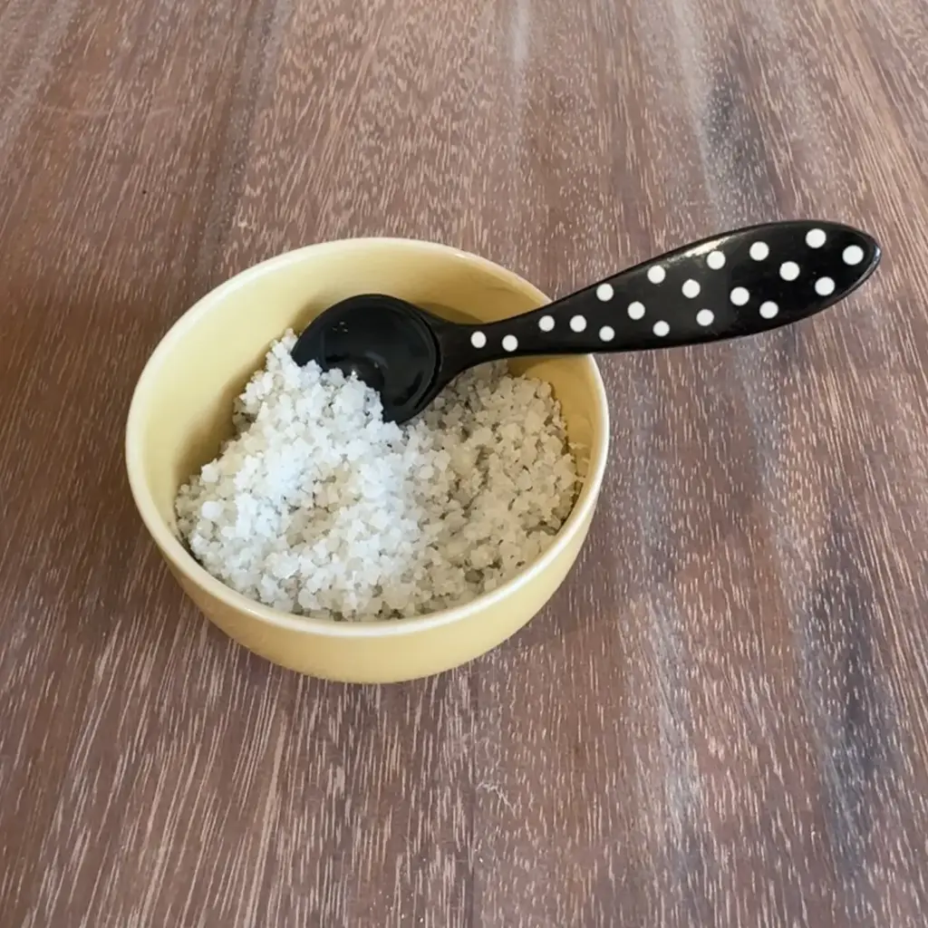 Cuillère en corne de zébu - A pois - 12cm