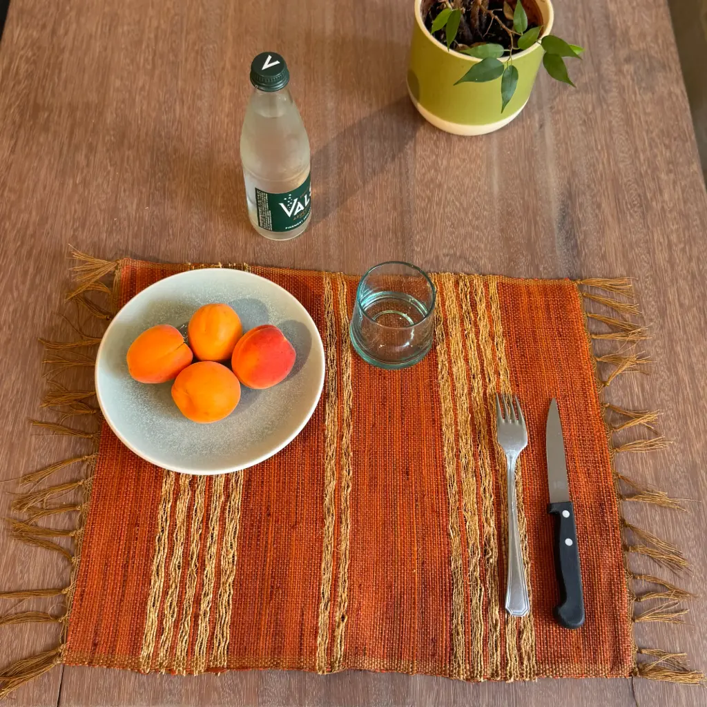 Set de table en raphia + vétiver - Modèle caramel finition fibre naturelle