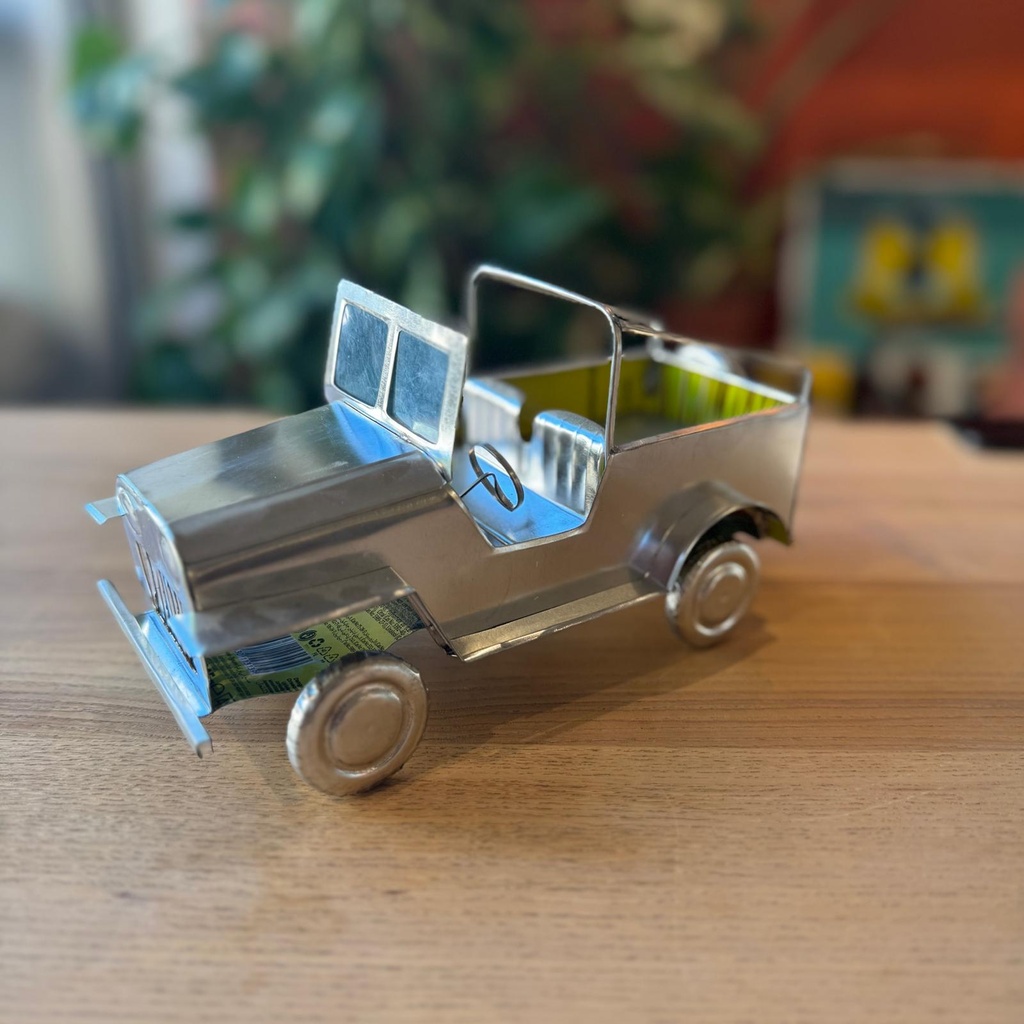 Maquette en canettes recyclées - Modèle Jeep - finition métal blanc - 18 cm 