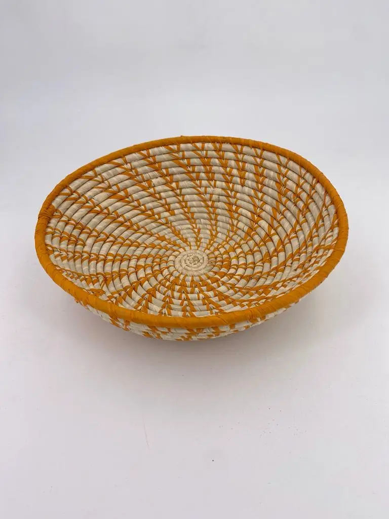 Corbeille en raphia - Spirales jaunes tournesol sur fond naturel