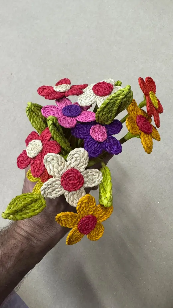 [RAFL-MG015V] Fleur en raphia - Marguerite 15 cm