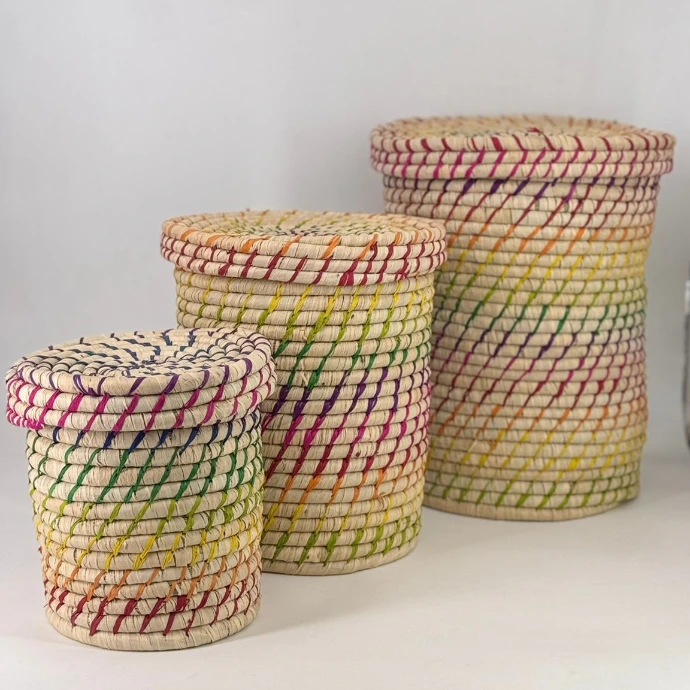 Jeu de 3 paniers gigogne cylindriques en raphia