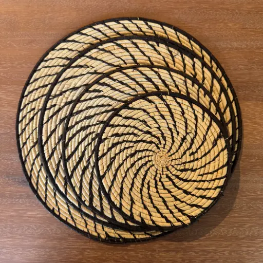 Dessous de plat en raphia - Noir sur fibre naturelle
