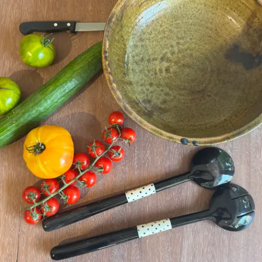 [CZCS-RB030C] Jeu de couverts à salade en corne de zébu - GM rond fond blanc - 34cm