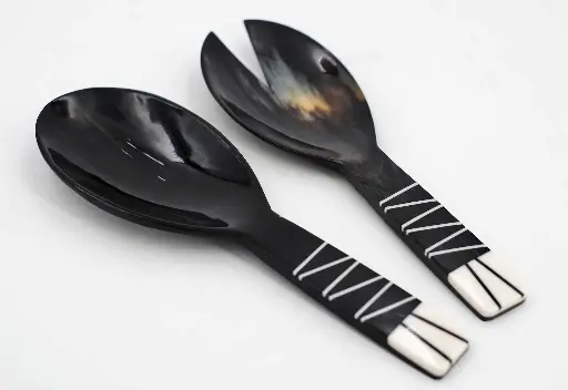 [CZCS-ZZ020C] Jeu de couverts à salade en corne de zébu - Modèle Zig Zag finition poli & lustré - Env. 20 cm / 1 g