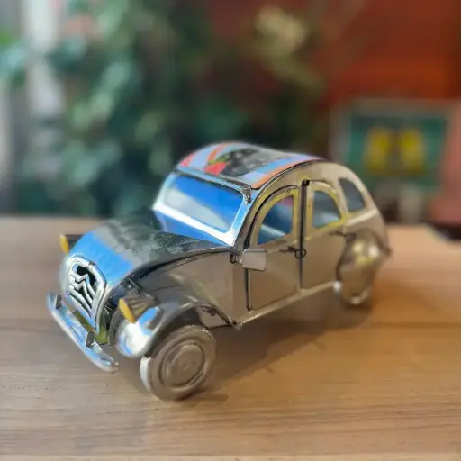 [KKMA-2E018B] [KKMA-2D018V] Maquette en canettes recyclées - Modèle Voiture Citroen 2CV toit ouvrant PM (copie)