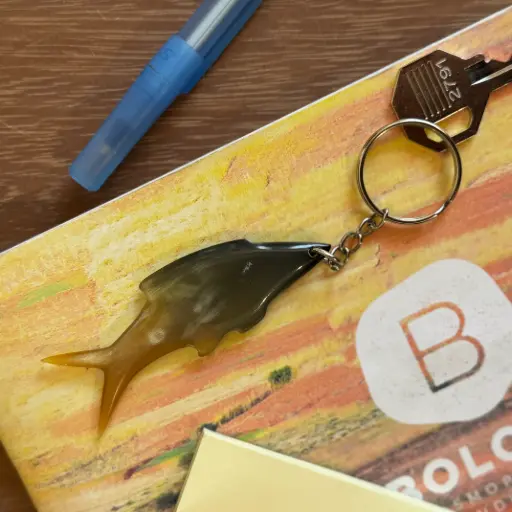 [CZPC-PS010C] Porte clé en corne de zébu - Poisson - 11cm